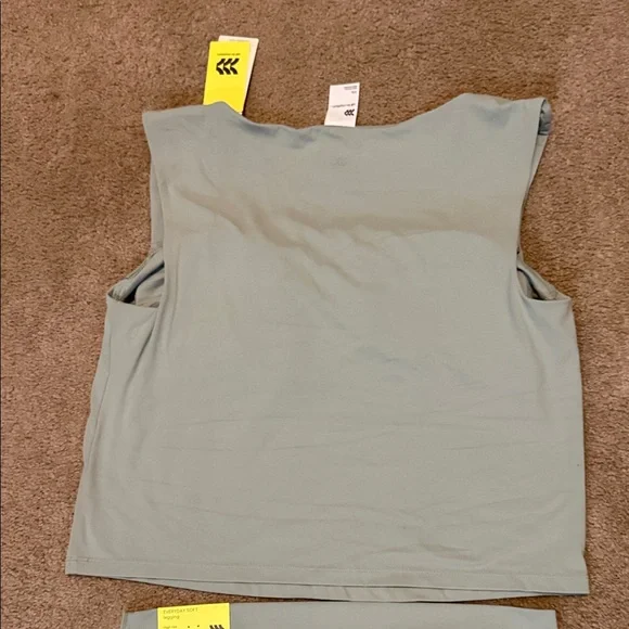 New All in Motion 2 Piece Sage Work Out Set - Picture 10 of 10